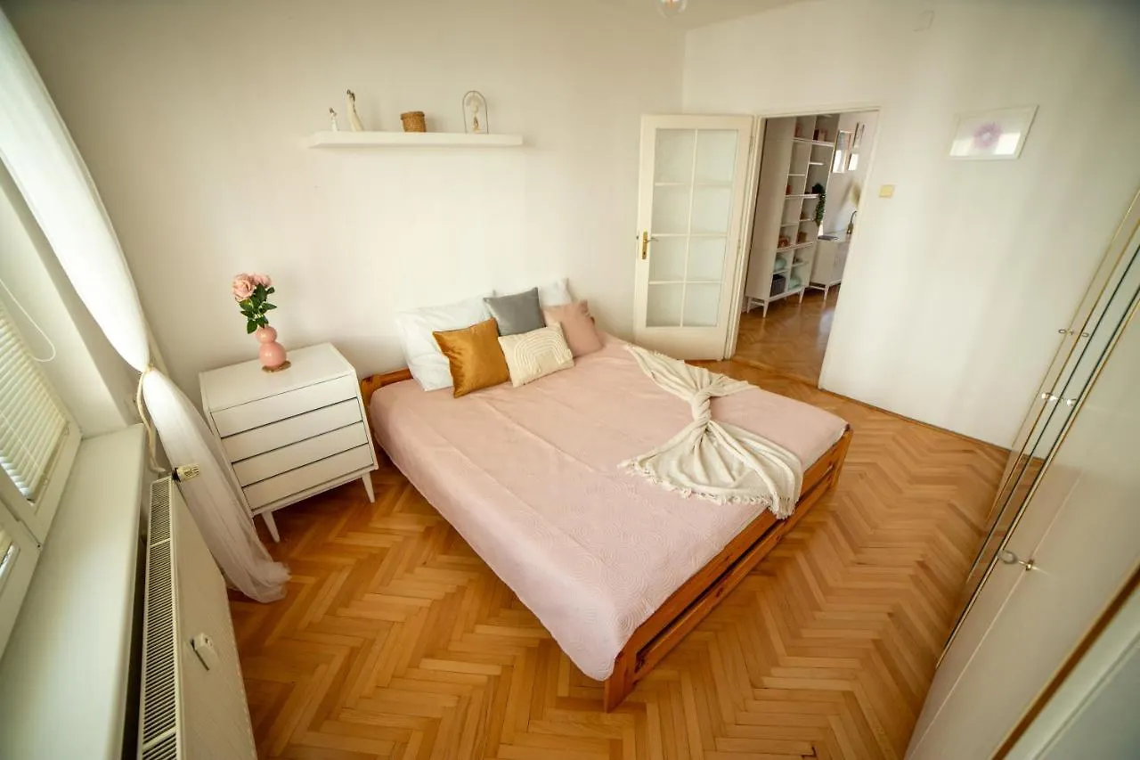 212 - Boho Home In Prague Next To City Center 5 Minutes To Wenceslas Square Czech Republic